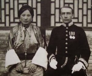 Rinchen Lhamo and Louis Magrath King in their traditional dresses in 1916