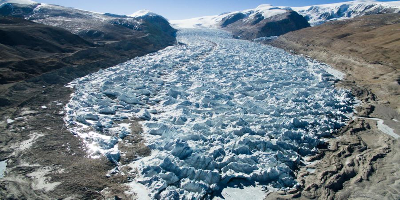 Viruses dating back 15,000 years have been detected in Tibetan glacier ice.