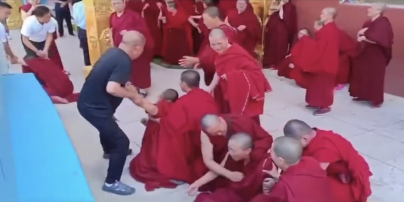 Monks and nuns in a Tibetan monastery in Gansu have been ordered to disrobe.