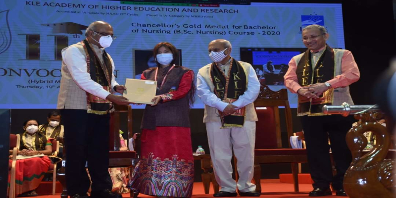 Tibetan girl has been awarded a gold medal.